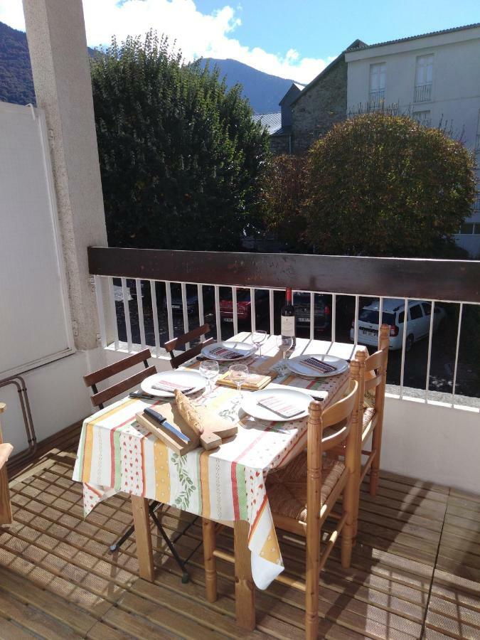 Le Pardeilhan Appt Chaleureux, Lumineux Avec Terrasse Et Parking En Coeur De Ville Bagnères-de-Luchon Exterior foto